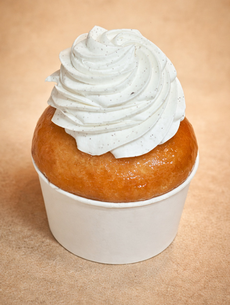 le baba au rhum de Pineapple